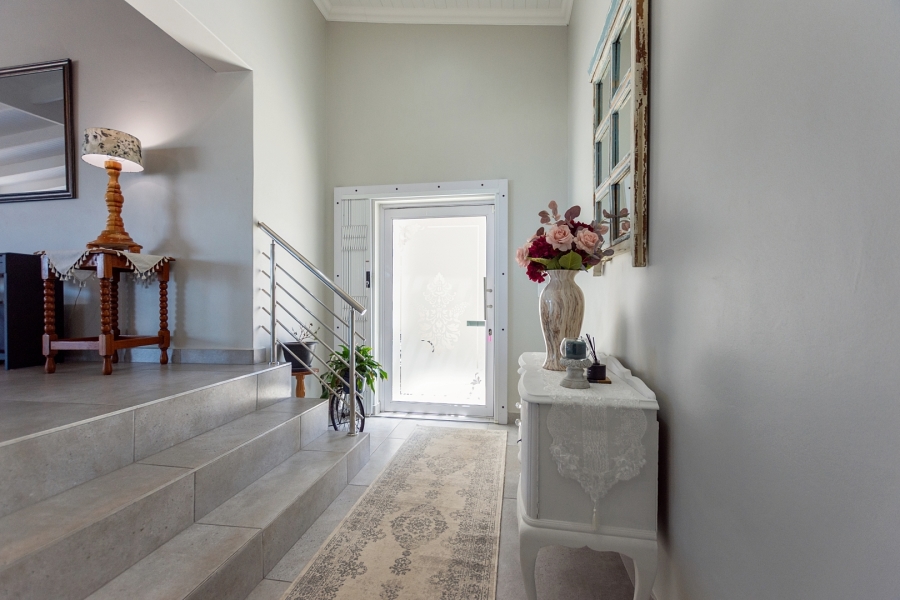 5 Bedroom Property for Sale in Myburgh Park Western Cape